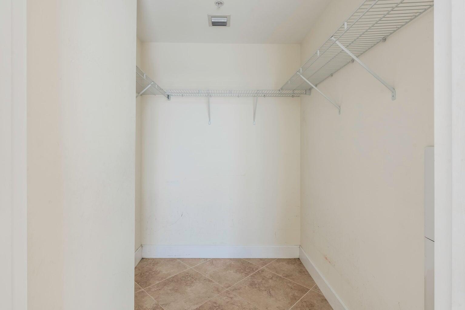 550 Okeechobee Boulevard, Unit 1718 West Palm Beach, FL 33401 - Photo 8 of 13 a view of small space