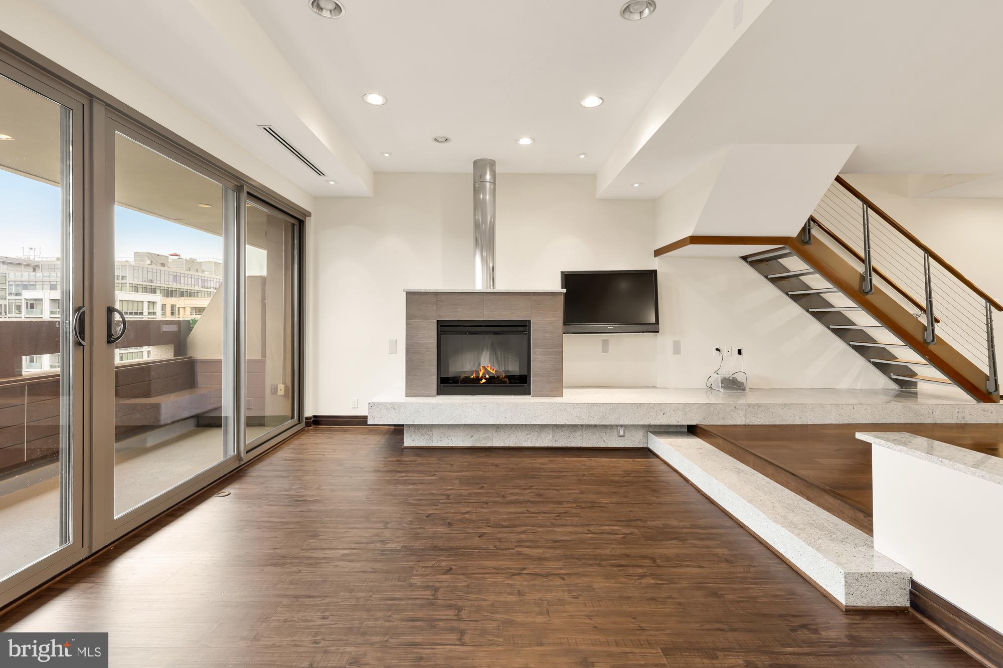 2501 M Street Northwest, Unit 718 Washington, DC 20037 - Photo 3 of 31