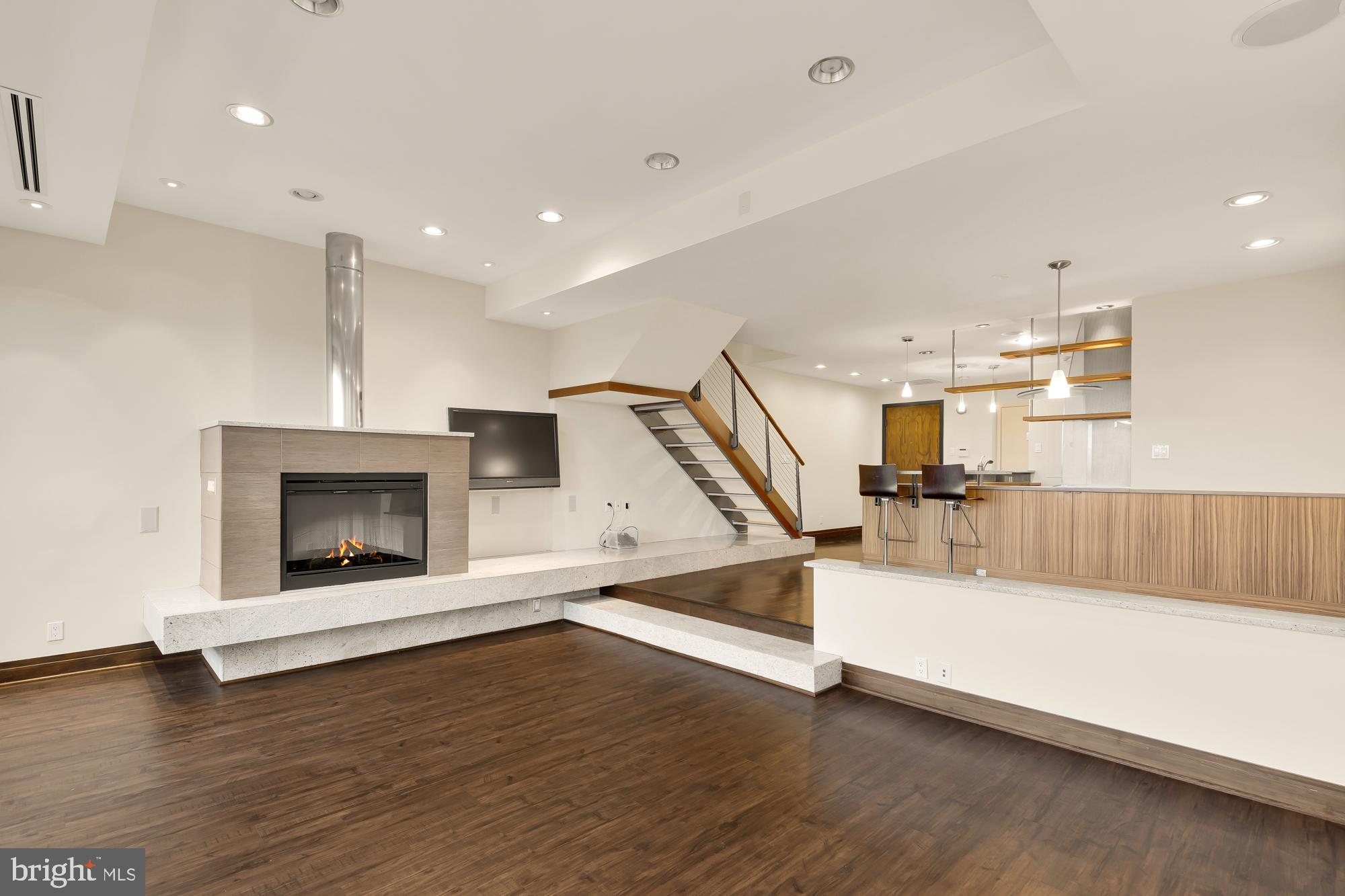 2501 M Street Northwest, Unit 718 Washington, DC 20037 - Photo 4 of 31