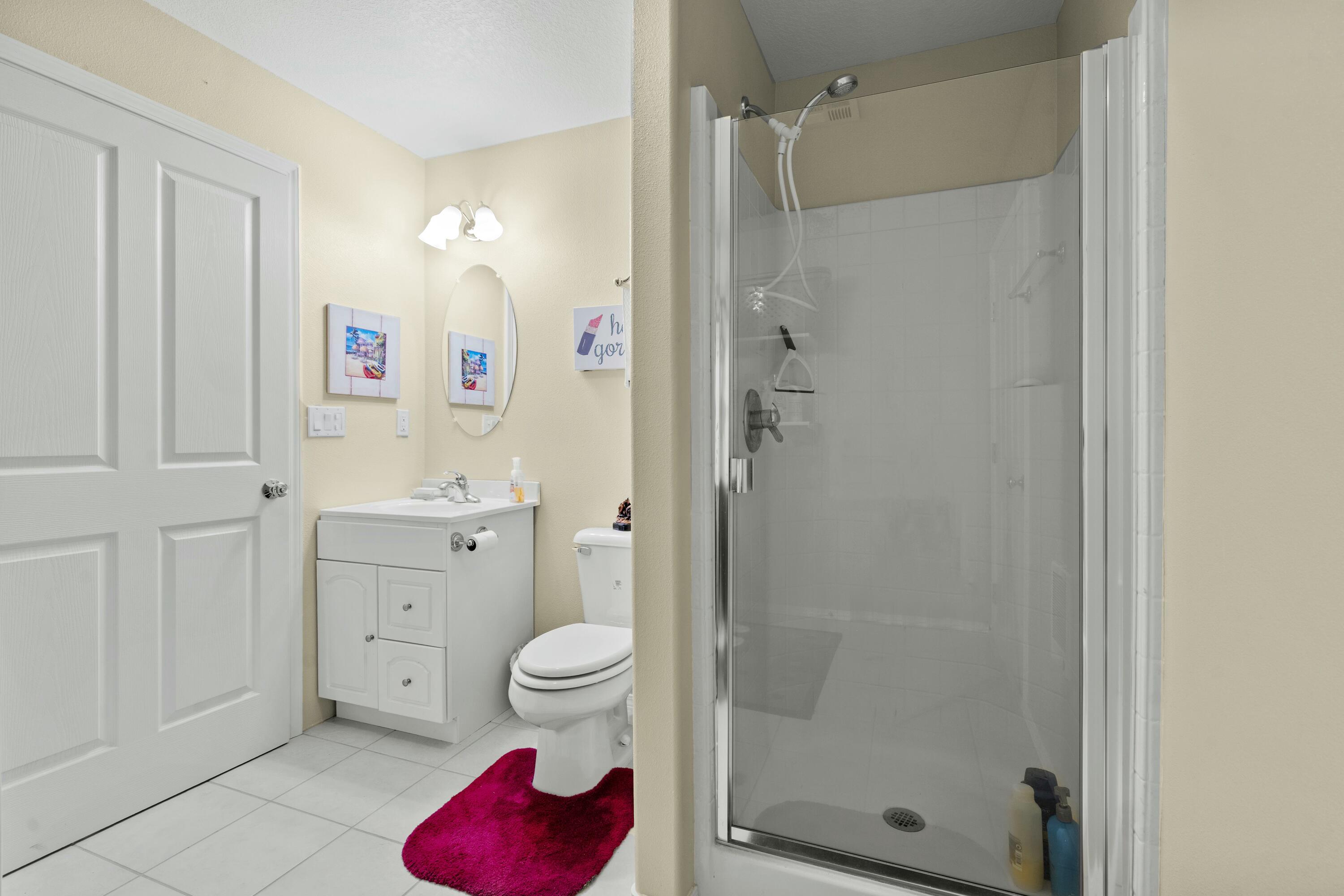 466 Three Pines Road Grants Pass, OR 97526 - Photo 23 of 41 Daylight Basement Bathroom