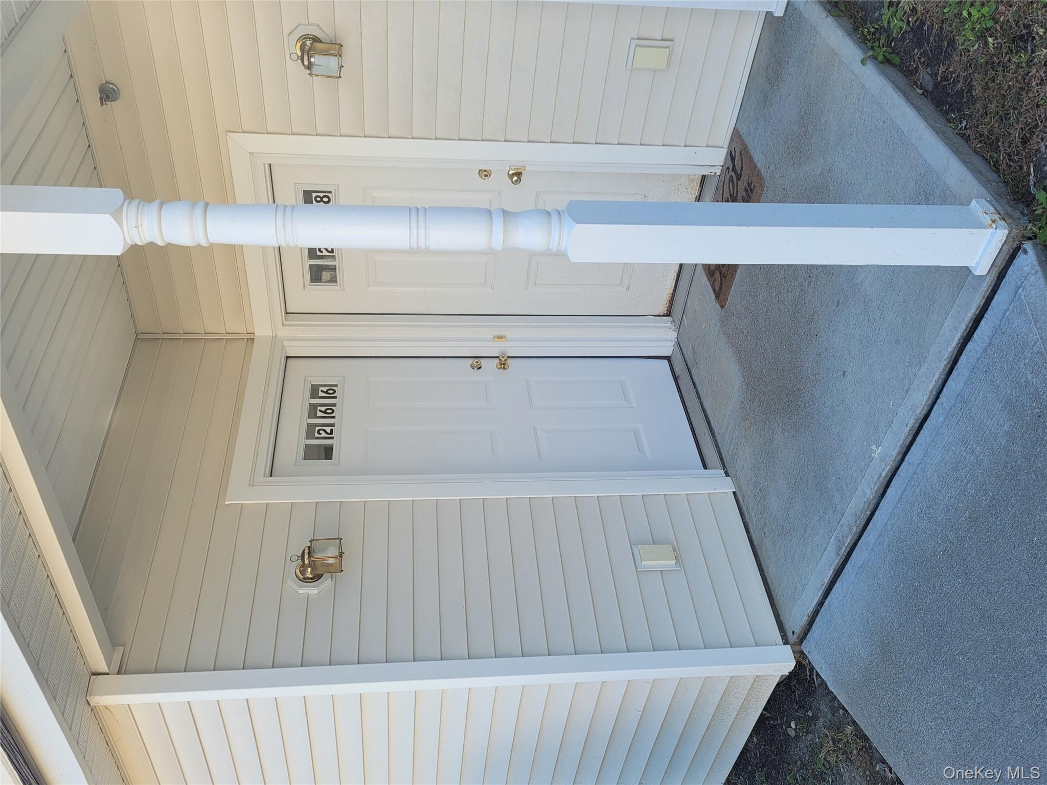 a view of a livingroom with an empty space