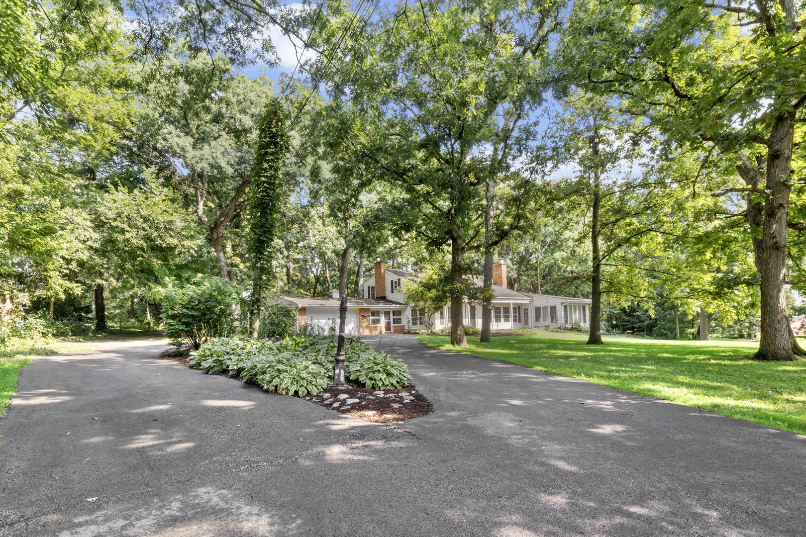 12222 Rambling Road Homer Glen, IL 60491 - Photo 1 of 37 Gallery Image 1