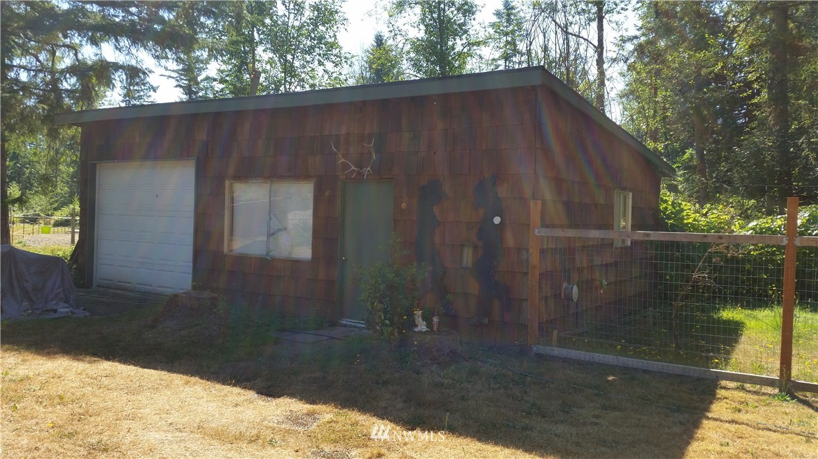 8235 Russell Road Concrete, WA 98237 - Photo 4 of 8 Gallery Image 4