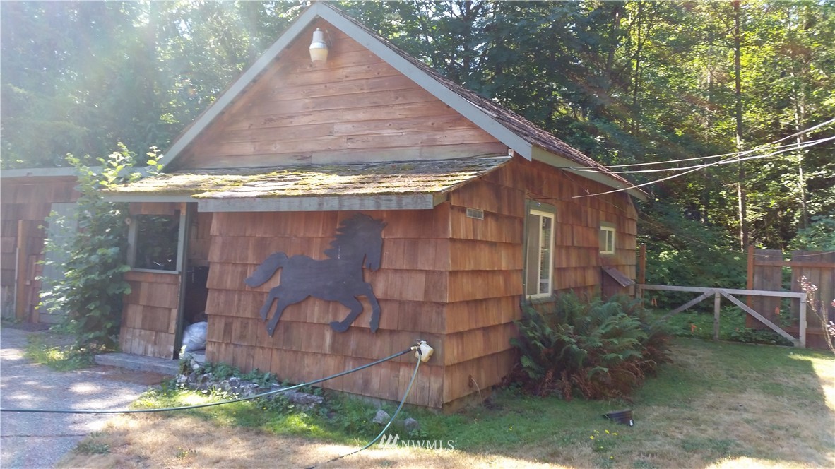 8235 Russell Road Concrete, WA 98237 - Photo 5 of 8 Gallery Image 5