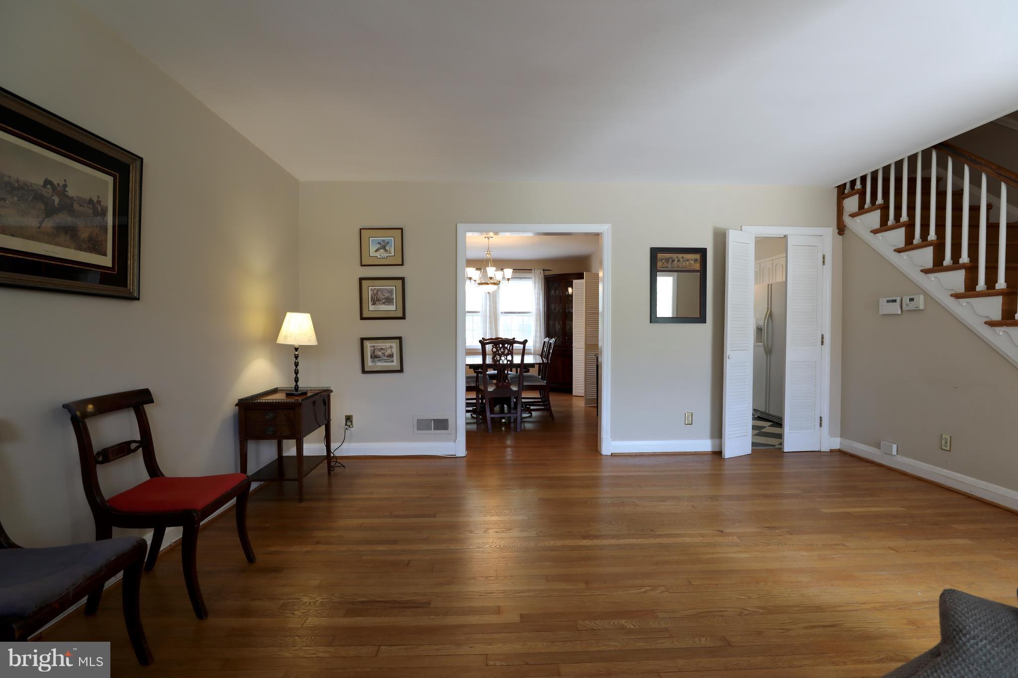 6420 Blenheim Road Baltimore, MD 21212 - Photo 3 of 19 Living Room