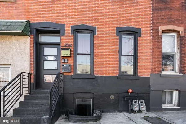 $1,900 | 2526 West Girard Avenue, Unit 1, Philadelphia, PA 19130