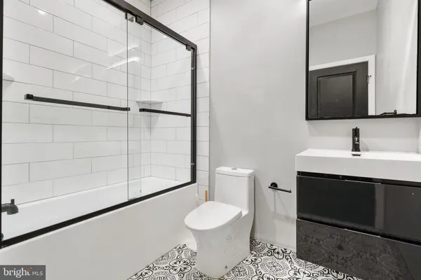 $1,900 | 2526 West Girard Avenue, Unit 1, Philadelphia, PA 19130