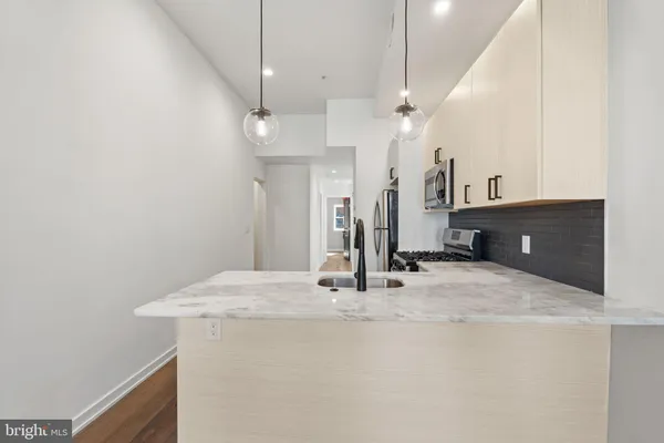 $1,900 | 2526 West Girard Avenue, Unit 1, Philadelphia, PA 19130