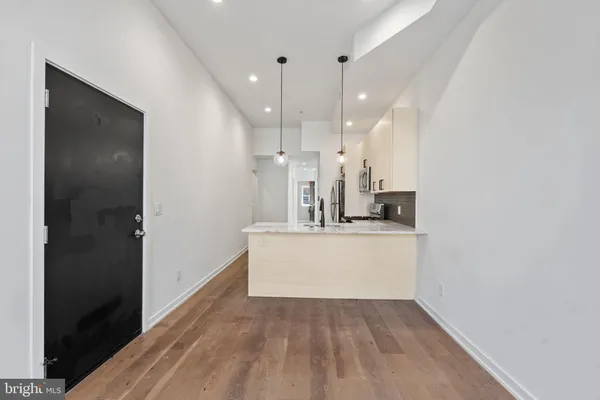 $1,900 | 2526 West Girard Avenue, Unit 1, Philadelphia, PA 19130