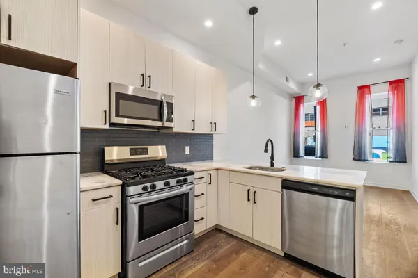 $1,900 | 2526 West Girard Avenue, Unit 1, Philadelphia, PA 19130