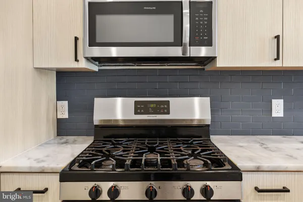 $1,900 | 2526 West Girard Avenue, Unit 1, Philadelphia, PA 19130