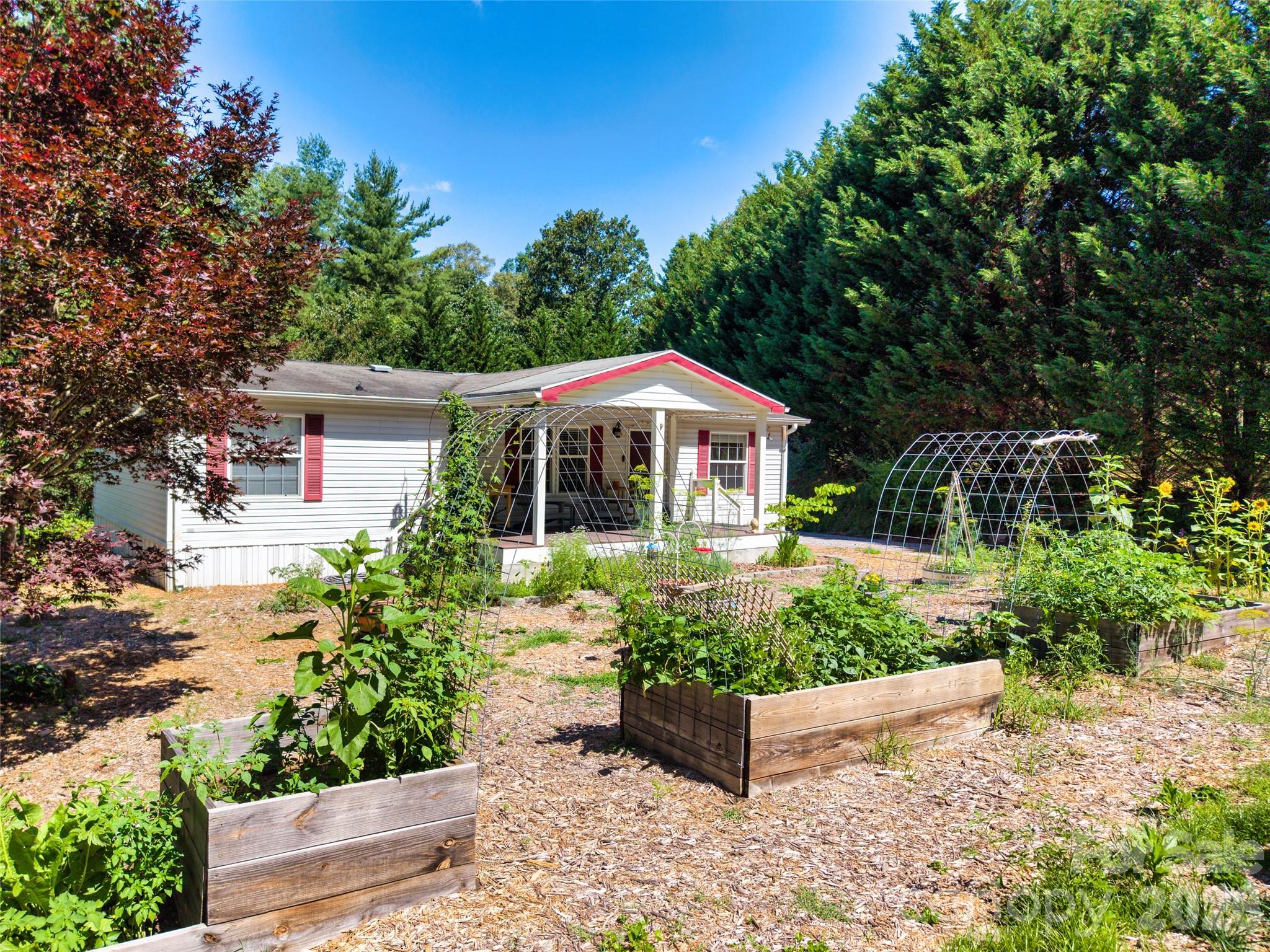 435 McMinn Road Hendersonville, NC 28792 - Photo 2 of 48