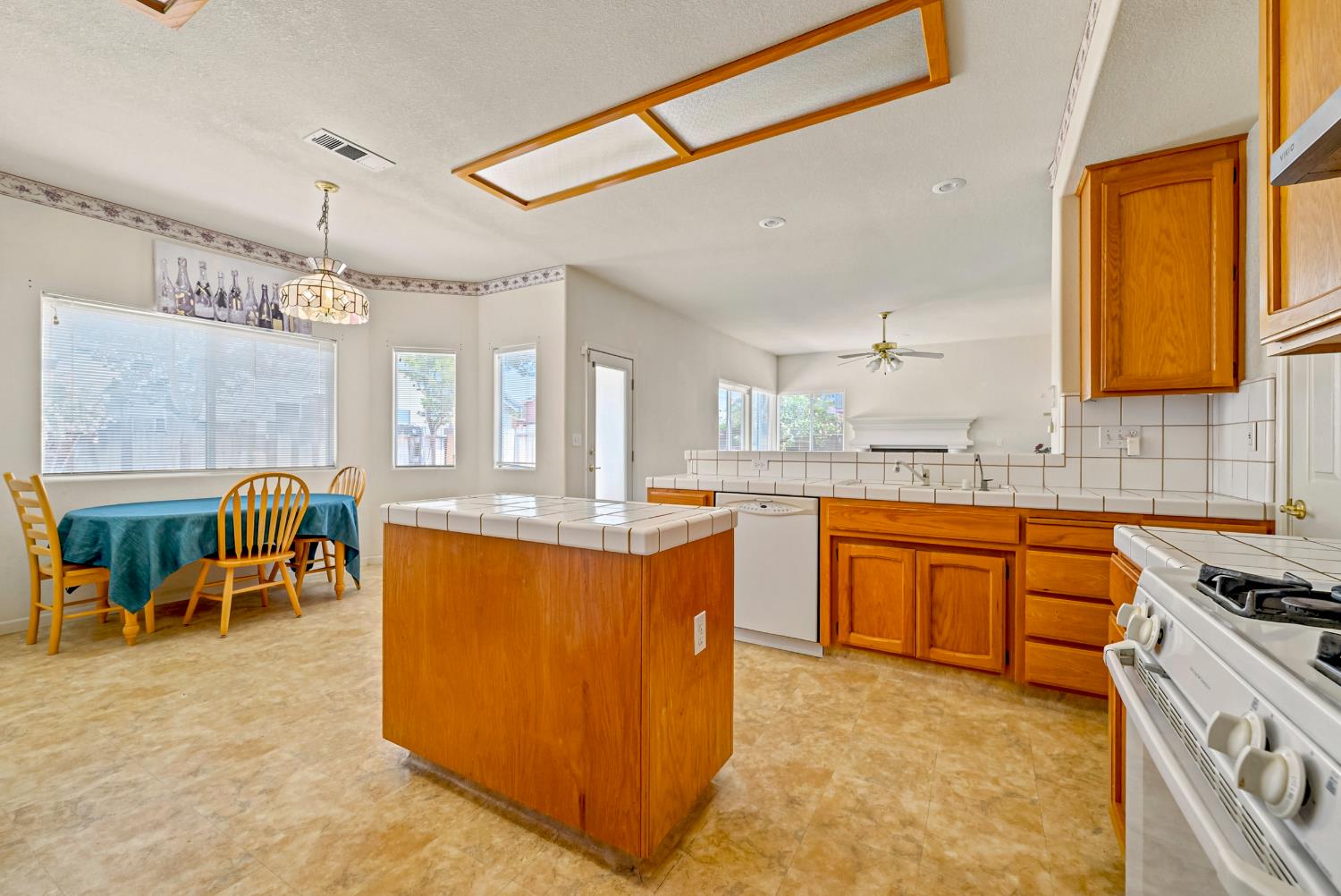 1860 Riverside Way Los Banos, CA 93635 - Photo 11 of 26