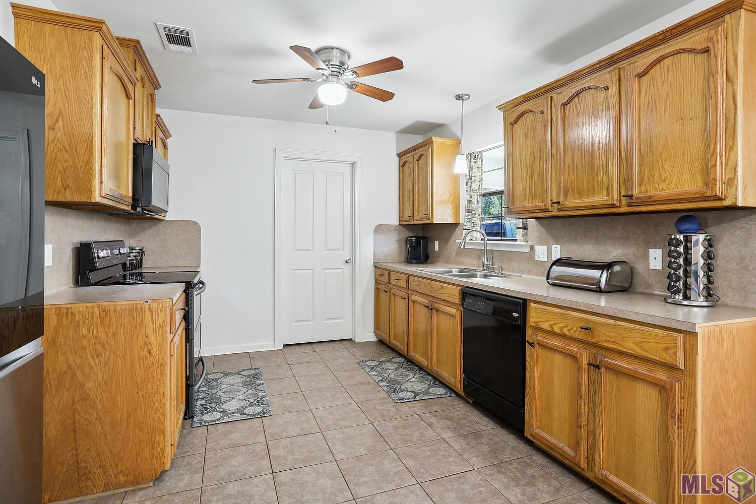 5404 Rue Nicole Baker, LA 70714 - Photo 5 of 14 Gallery Image 5