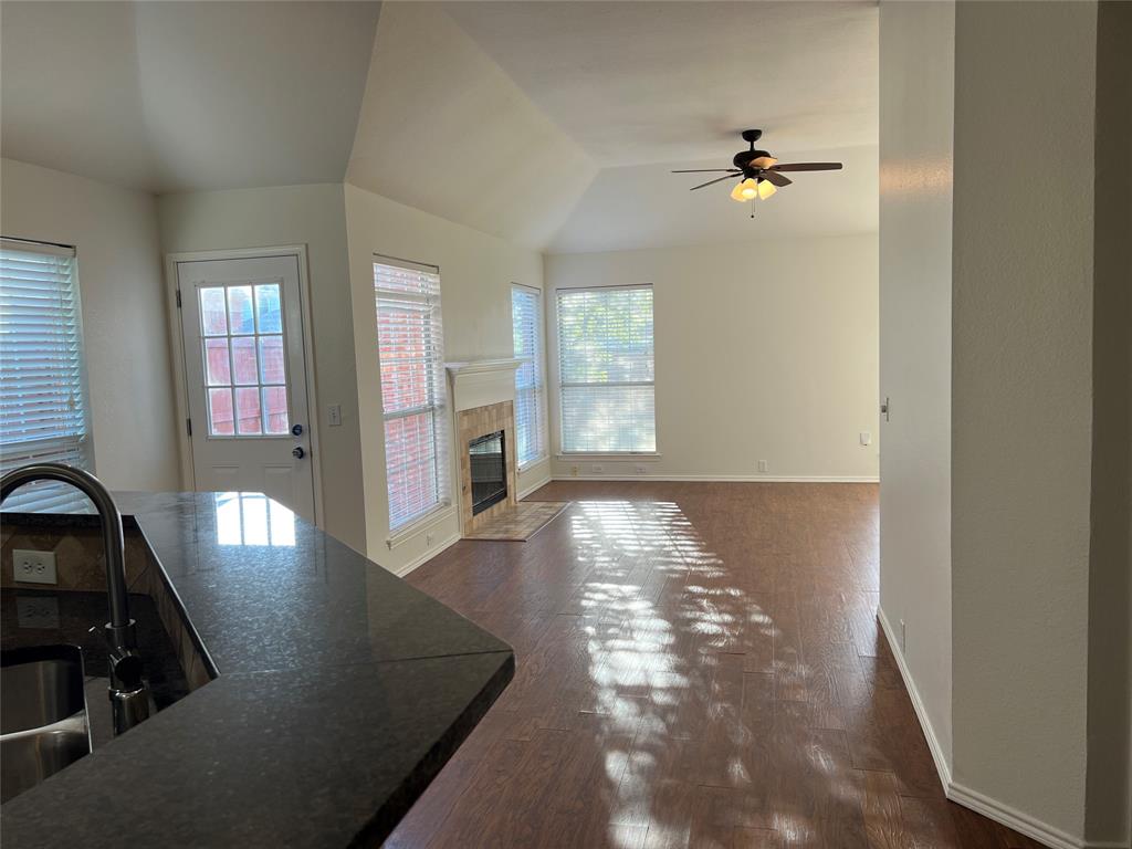 334 Touchdown Drive Irving, TX 75063 - Photo 16 of 32