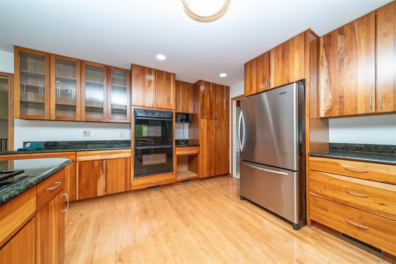 34150 Hunters Row Farmington Hills, MI 48331 - Photo 17 of 58