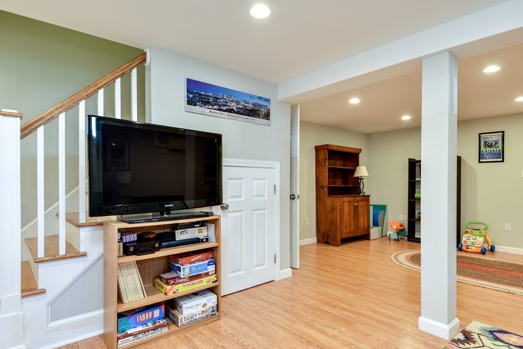 16 Elmfield Road Framingham, MA 01701 - Photo 19 of 28