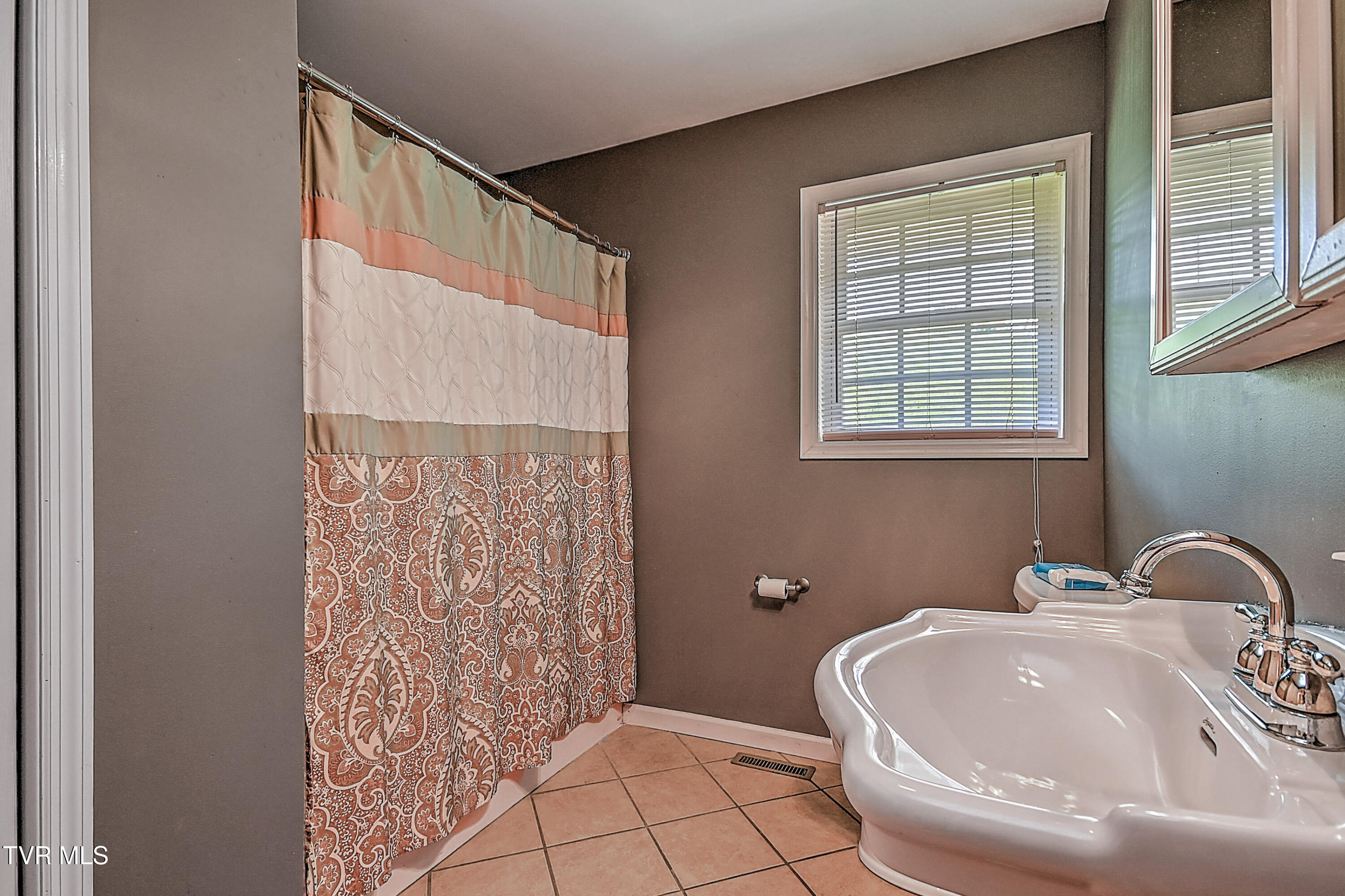 218 Jones Ridge Drive Dryden, VA 24243 - Photo 23 of 45 Jones Ridge JG-24