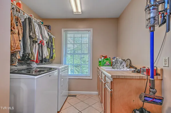 $279,900 | 218 Jones Ridge Drive, Dryden, VA 24243