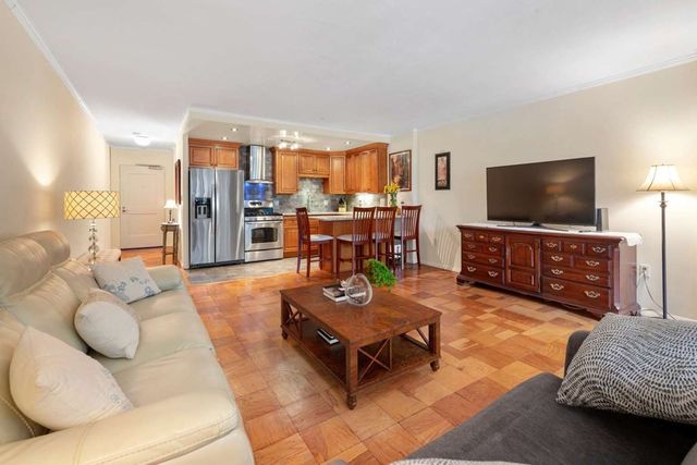 $440,000 | 6 Whittier Place, Unit 2G, Boston, MA 02114