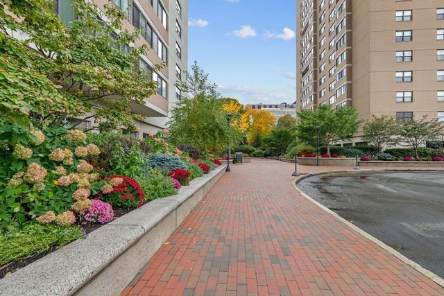 $440,000 | 6 Whittier Place, Unit 2G, Boston, MA 02114