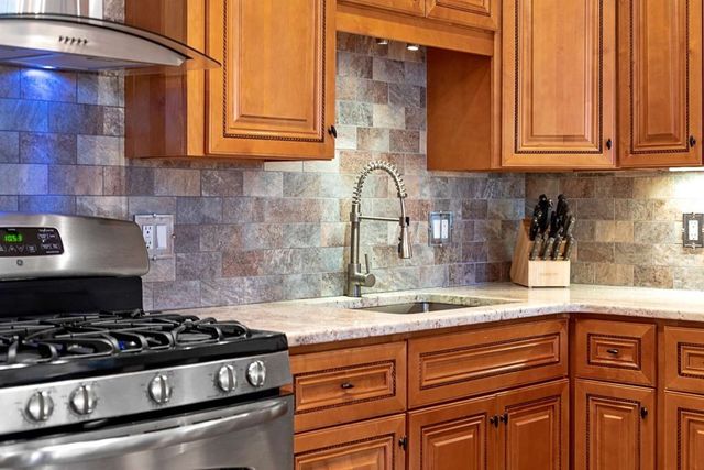 $440,000 | 6 Whittier Place, Unit 2G, Boston, MA 02114