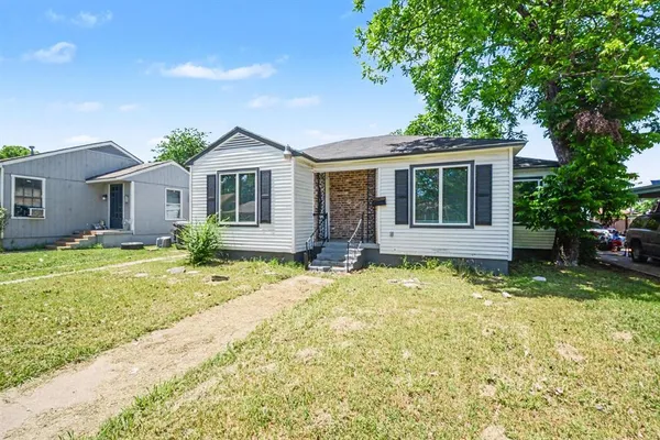 $1,900 | 2475 Volga Avenue, Dallas, TX 75216