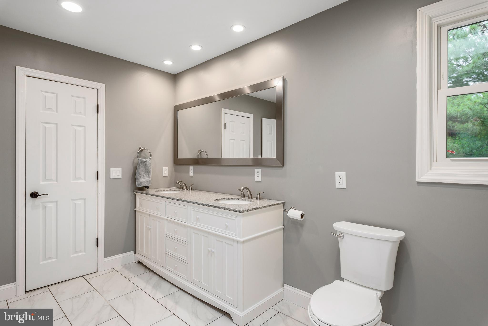 7 Carrollton Road Sterling, VA 20165 - Photo 30 of 39 Gorgeous Master Bath