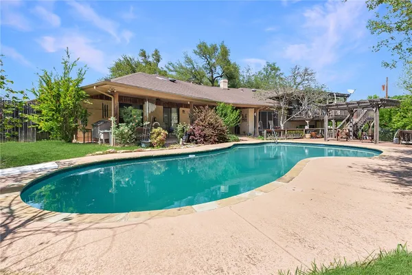 a view of outdoor space yard and patio