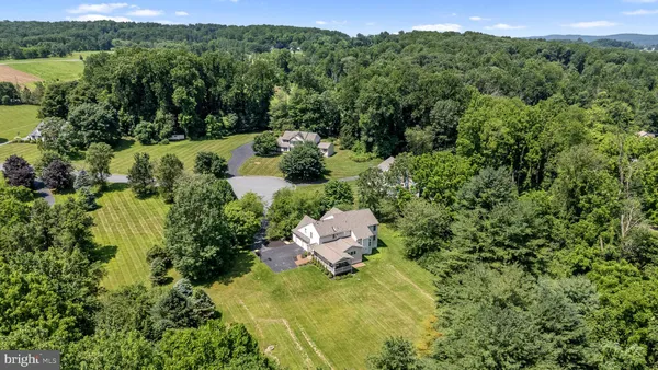 $829,900 | 40 Chanticleer Drive, Glenmoore, PA 19343