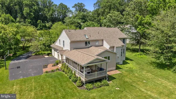 $829,900 | 40 Chanticleer Drive, Glenmoore, PA 19343