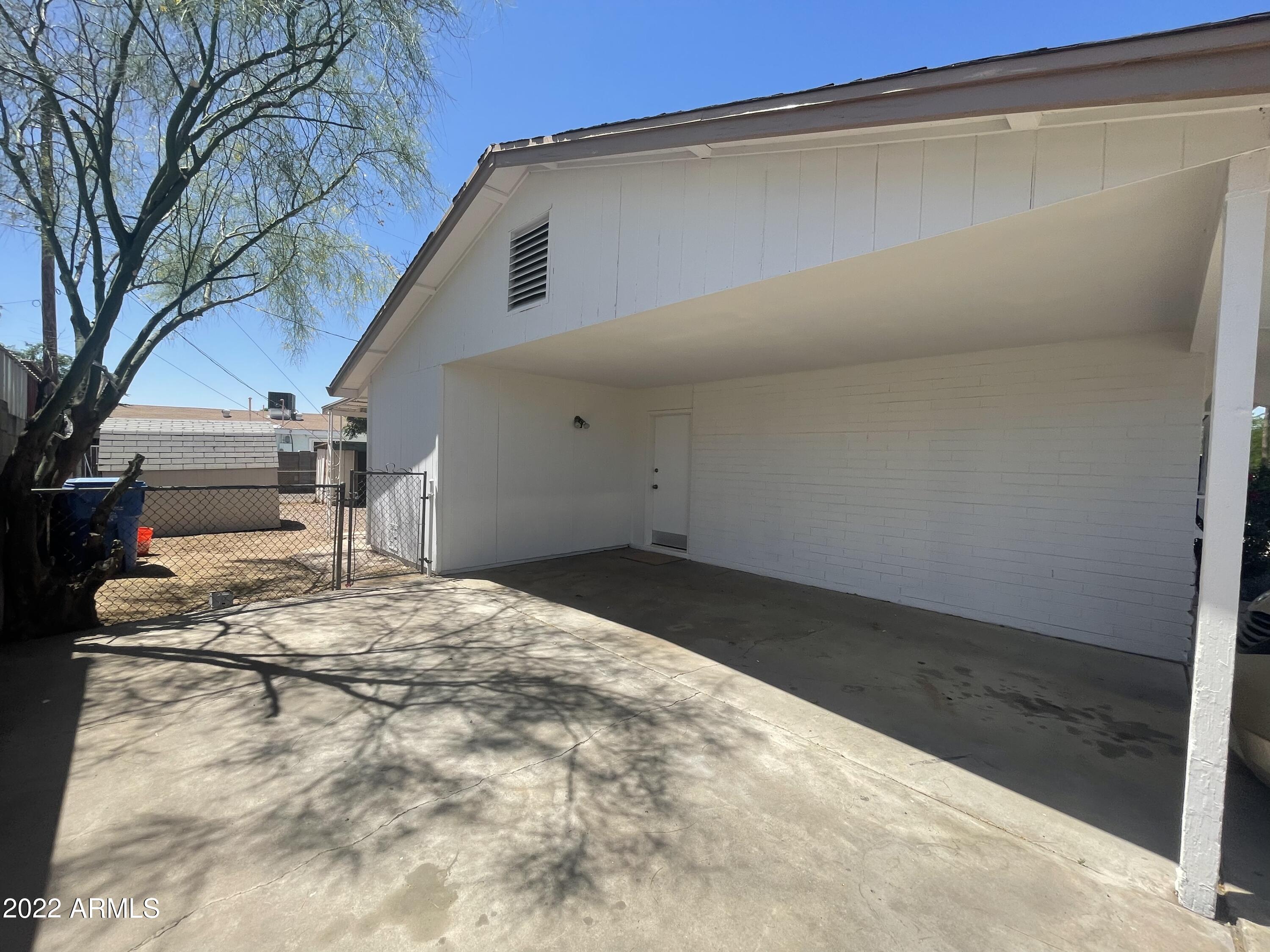 6633 West Osborn Road Phoenix, AZ 85033 - Photo 5 of 28 1D16B765-FB1E-4C01-8369-FACE085A26E7