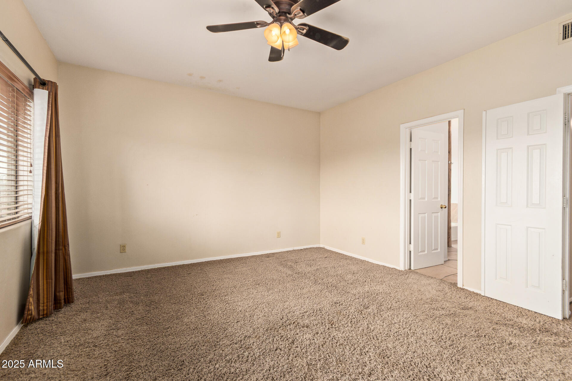 1032 East Carlise Road Phoenix, AZ 85086 - Photo 20 of 56 a view of an empty room