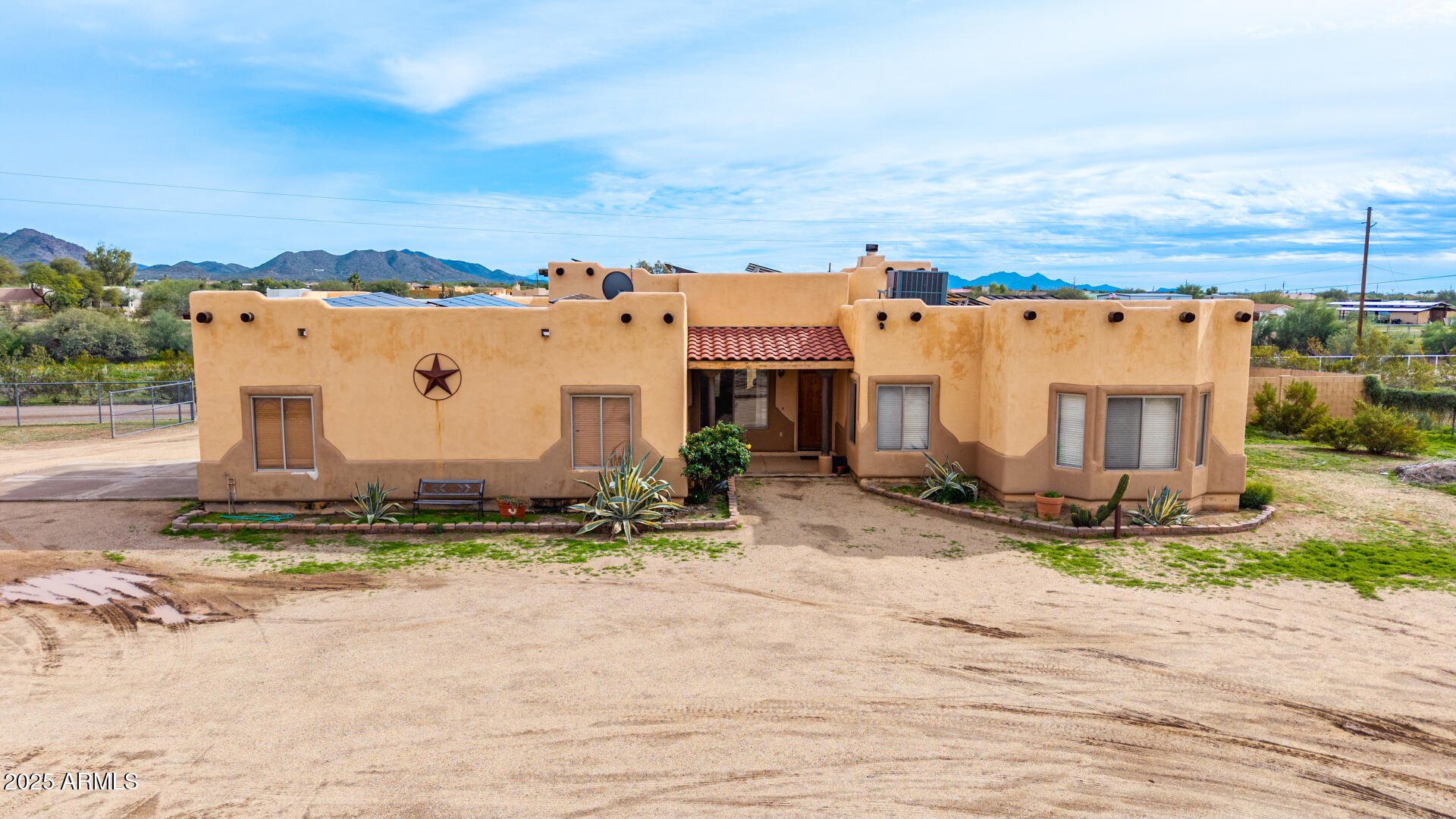 1032 East Carlise Road Phoenix, AZ 85086 - Photo 42 of 56 a view of a house with backyard space