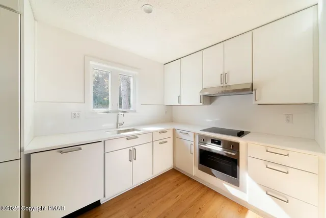 $599,000 | 251 High Pass Way, Tannersville, PA 18372