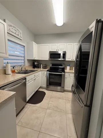 $2,800 | 4117 Northeast 24th Drive, Homestead, FL 33033