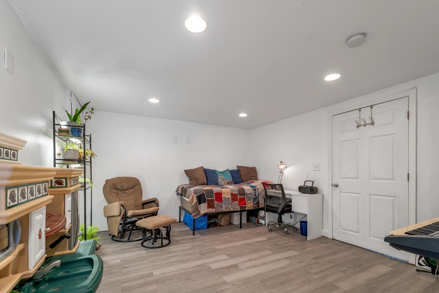 7 Bitirnas Street Nashua, NH 03064 - Photo 26 of 33