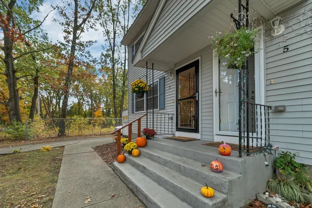 $359,900 | 7 Bitirnas Street, Nashua, NH 03064