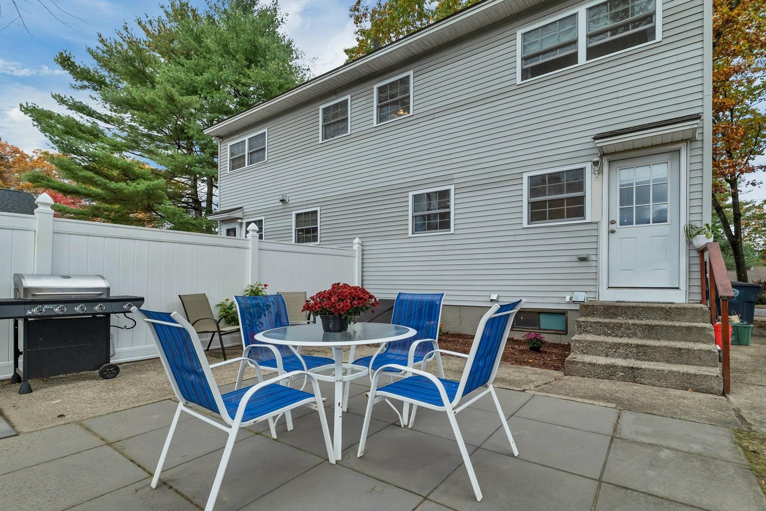 7 Bitirnas Street Nashua, NH 03064 - Photo 8 of 33