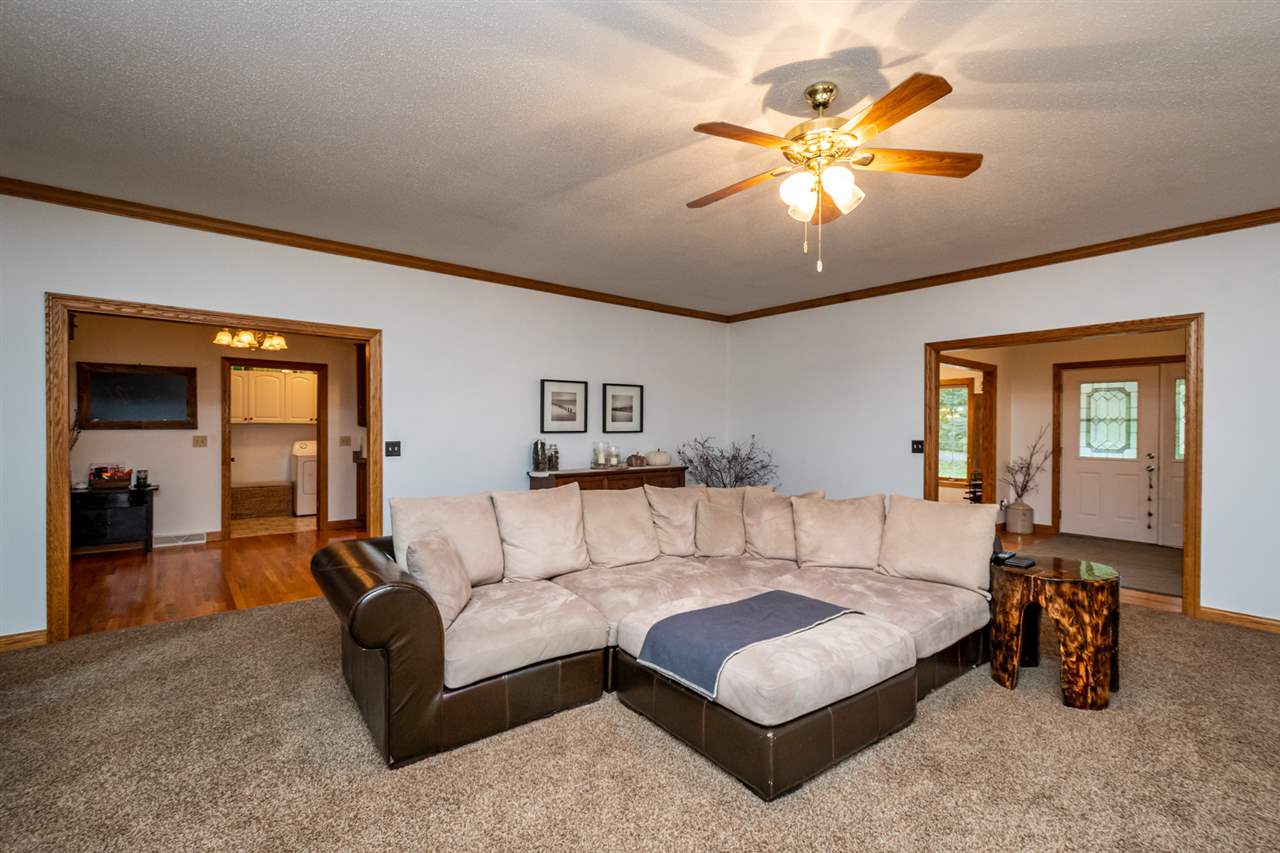 10476 Red Fox Road Anamosa, IA 52205 - Photo 7 of 34 Gallery Image 7