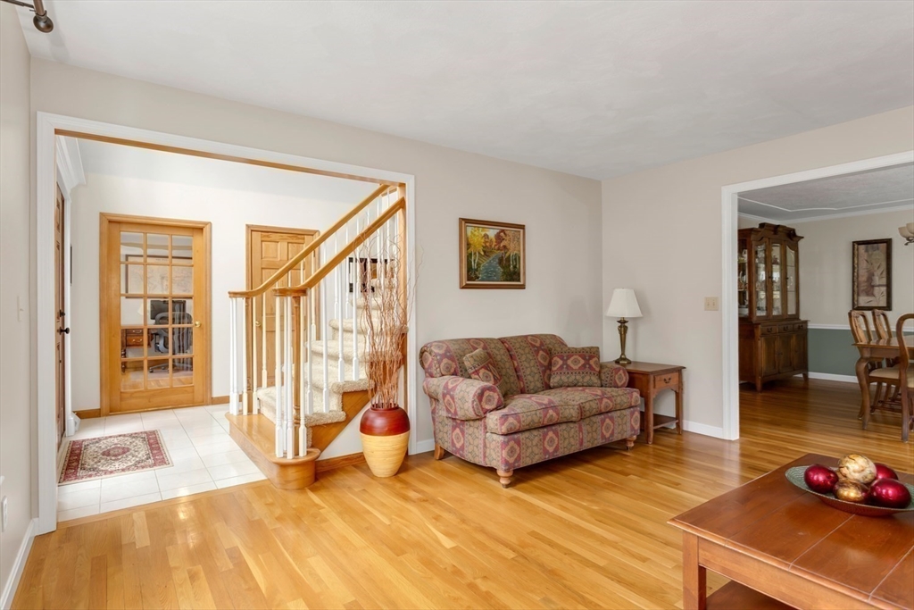 28 Jackson Circle Franklin, MA 02038 - Photo 15 of 46