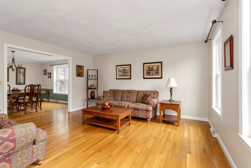 28 Jackson Circle Franklin, MA 02038 - Photo 16 of 46