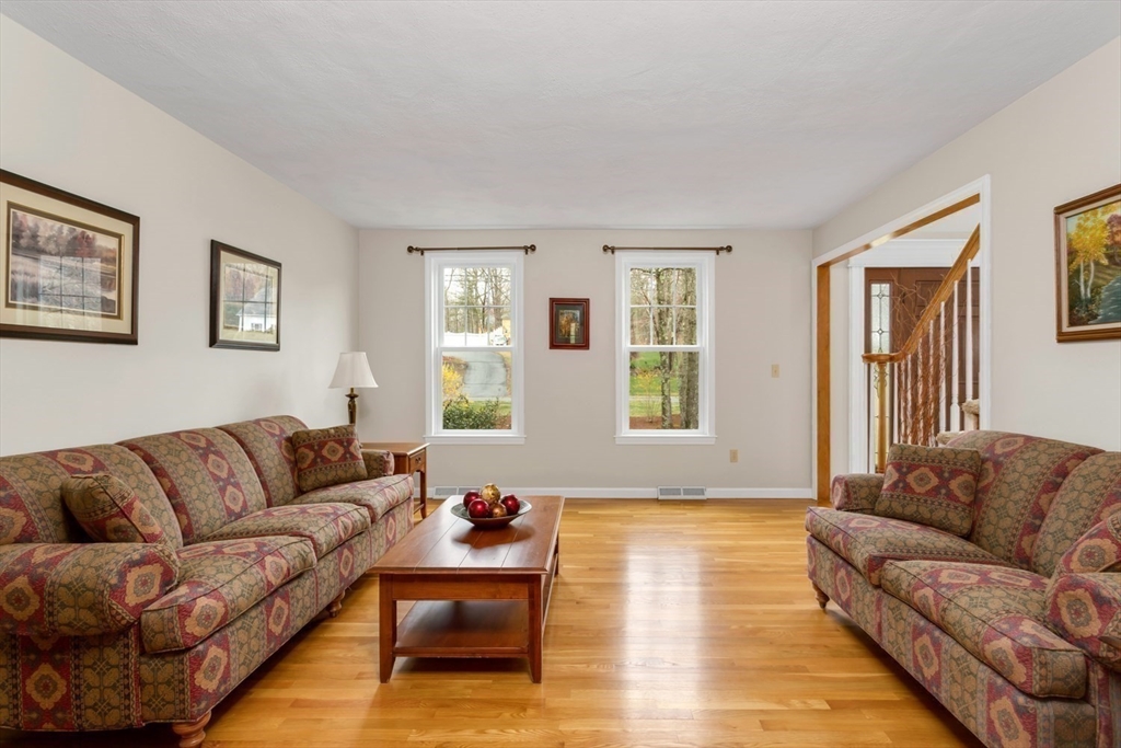 28 Jackson Circle Franklin, MA 02038 - Photo 17 of 46