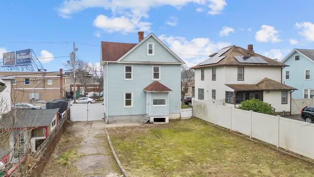 $3,600 | 26 Woodmont Avenue, Bridgeport, CT 06606