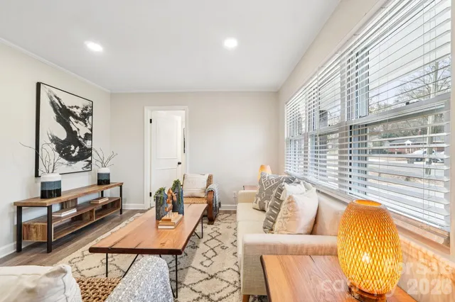 $359,900 | 915 Crestmere Street, Charlotte, NC 28208