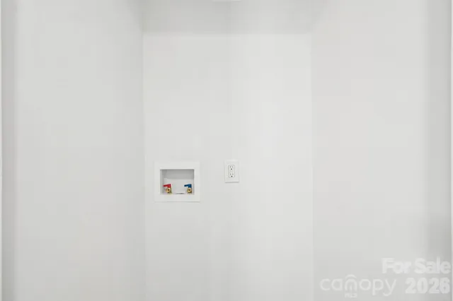 $359,900 | 915 Crestmere Street, Charlotte, NC 28208