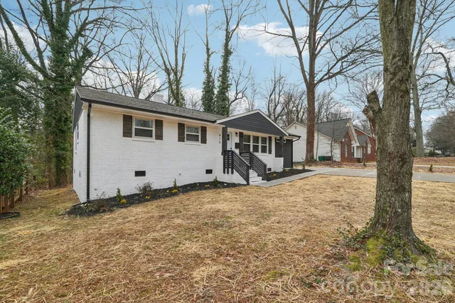 $359,900 | 915 Crestmere Street, Charlotte, NC 28208