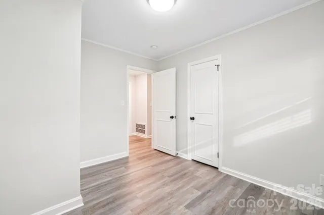 $359,900 | 915 Crestmere Street, Charlotte, NC 28208