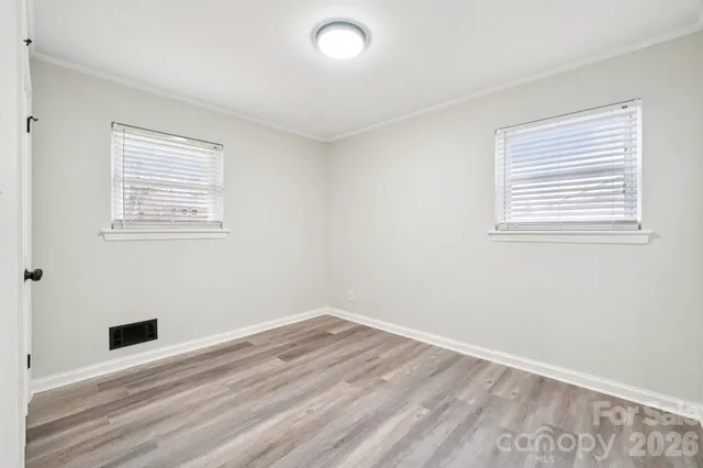 $359,900 | 915 Crestmere Street, Charlotte, NC 28208