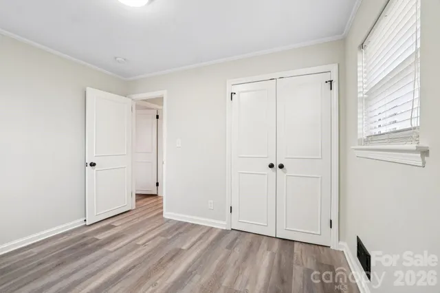 $359,900 | 915 Crestmere Street, Charlotte, NC 28208